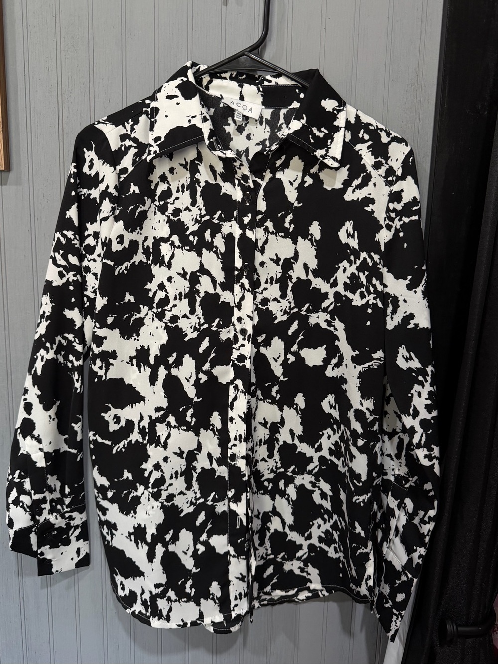 ACOA Black & White Abstract Print Button-Down Shirt